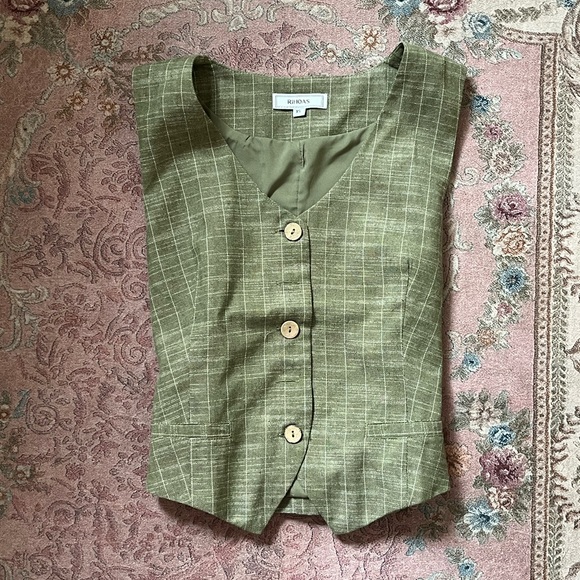 RIHOAS Olive Checkered Vest and Shorts Set - Picture 2 of 3